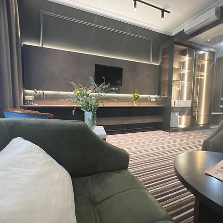 Sapar Standart Hotel Szymkent Zewnętrze zdjęcie
