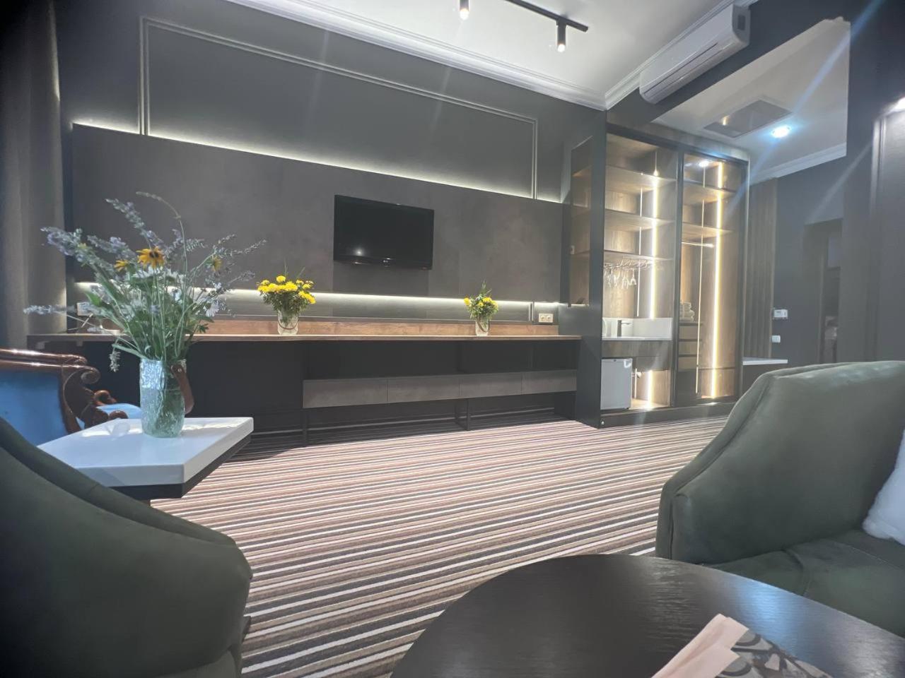 Sapar Standart Hotel Szymkent Zewnętrze zdjęcie