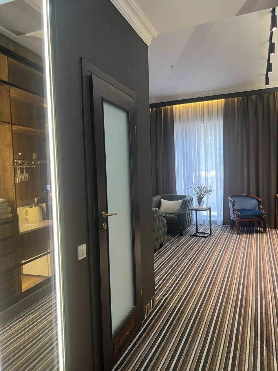 Sapar Standart Hotel Szymkent Zewnętrze zdjęcie